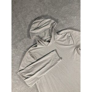 Lululemon Lightweight Mens Medium Beige Performance Training Athletic Workout**